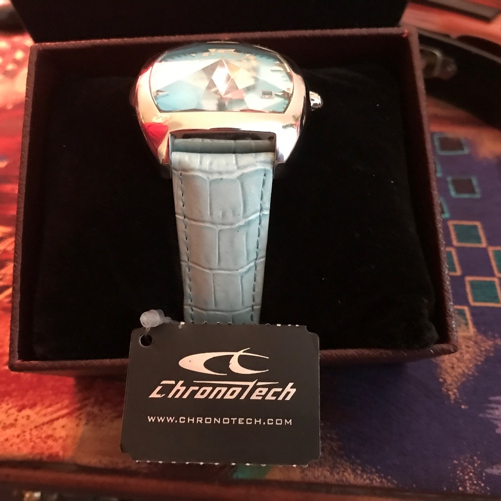 Chronotech Unique Crystal Ladies Designer Watch - Picture 4 of 4